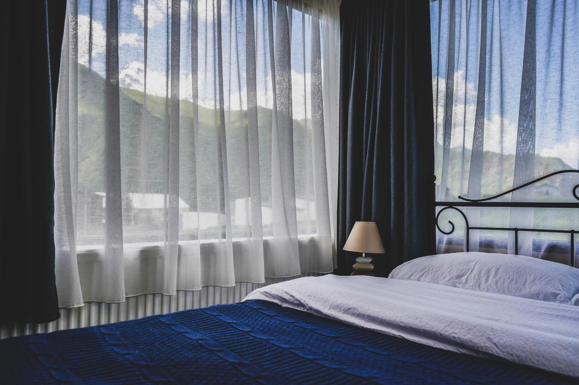 Traveler'S Cottages In Kazbegi Екстериор снимка